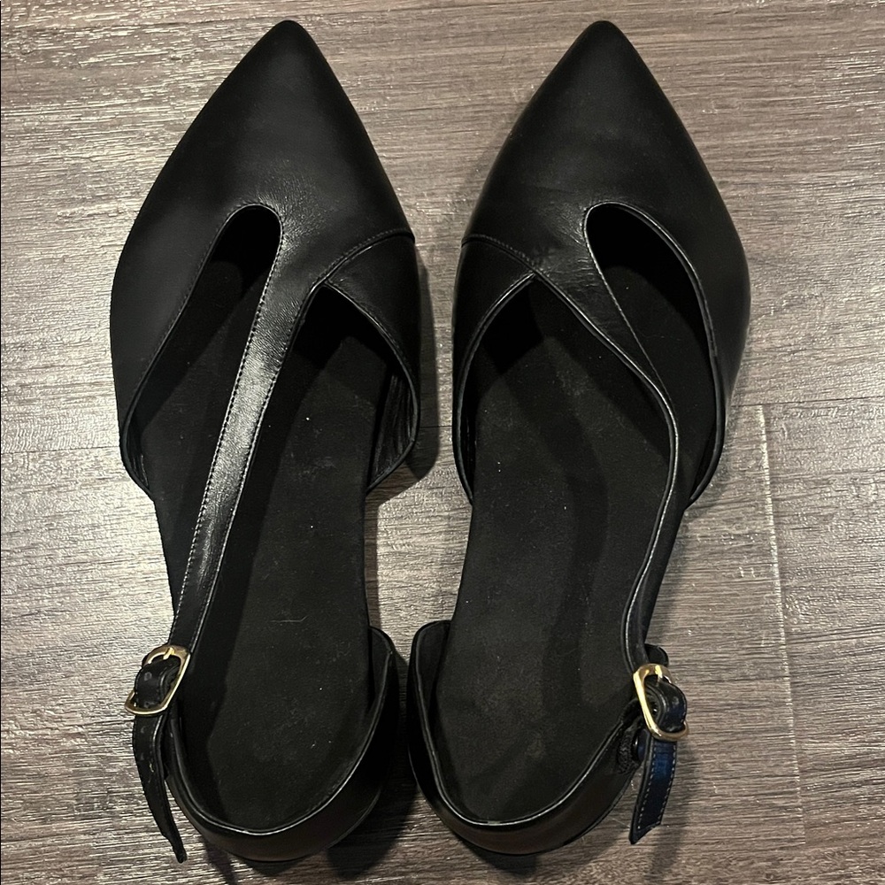 Chic Black Women's Flats with Strap